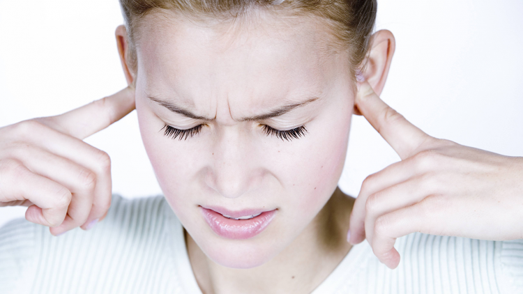 طنين الأذن المفاجئ - ما أسبابه وكيفية علاجه في المنزل؟ | Dovelin 